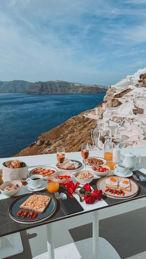 Echoes Luxury Suites (Adults Only) Oia  Exterior photo